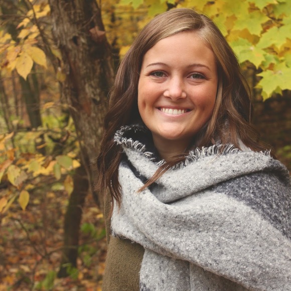 Meet your Posher, Elise - Picture 1 of 1